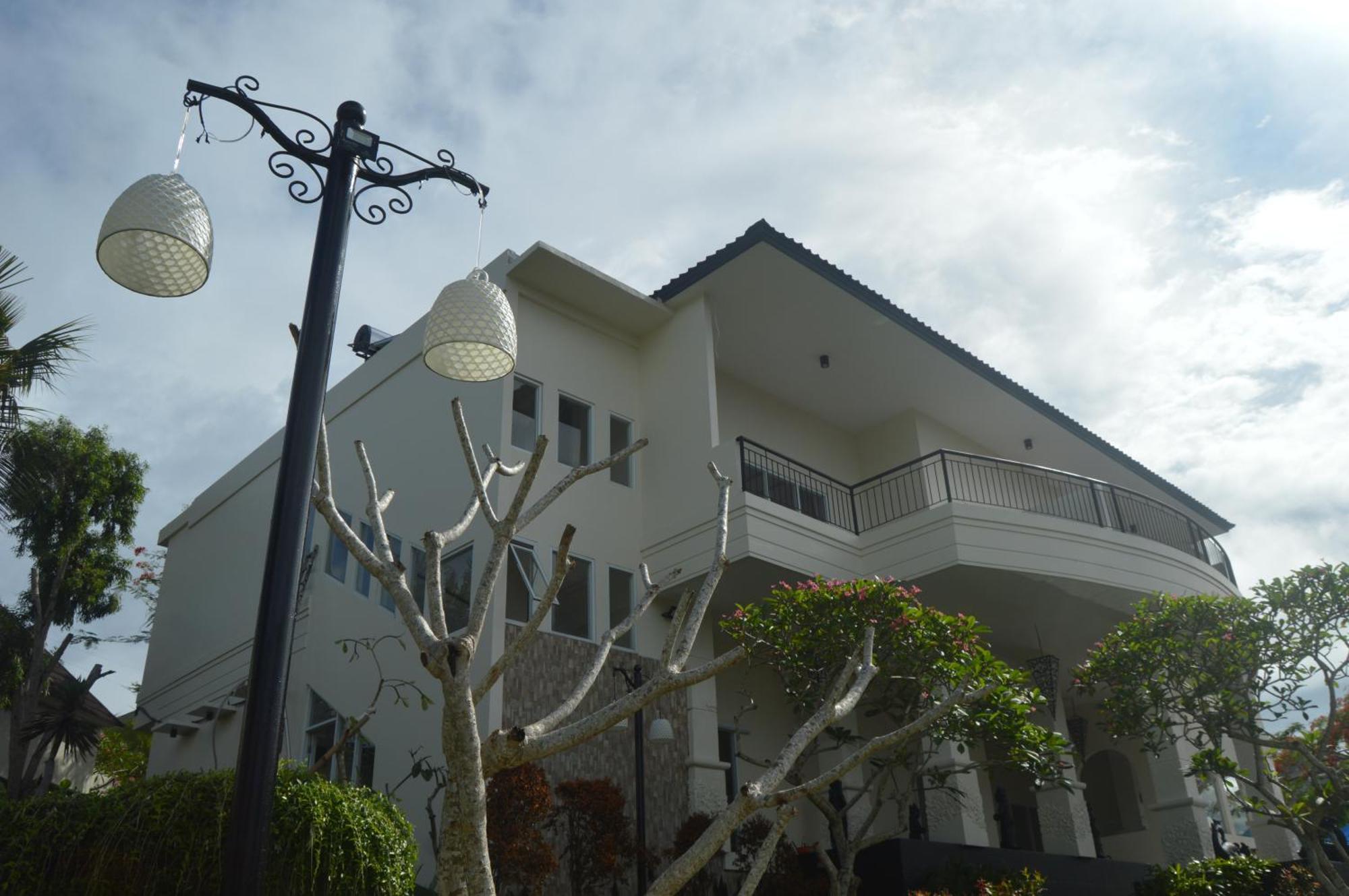 Flamingo Aquila Hotel Badung  Exterior photo